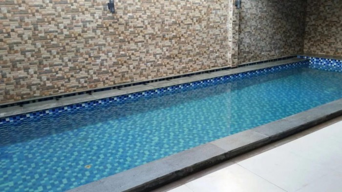 Rumah Disewakan Fully Furnished Plus Kolam Renang di Taman Beverly Lippo Cikarang